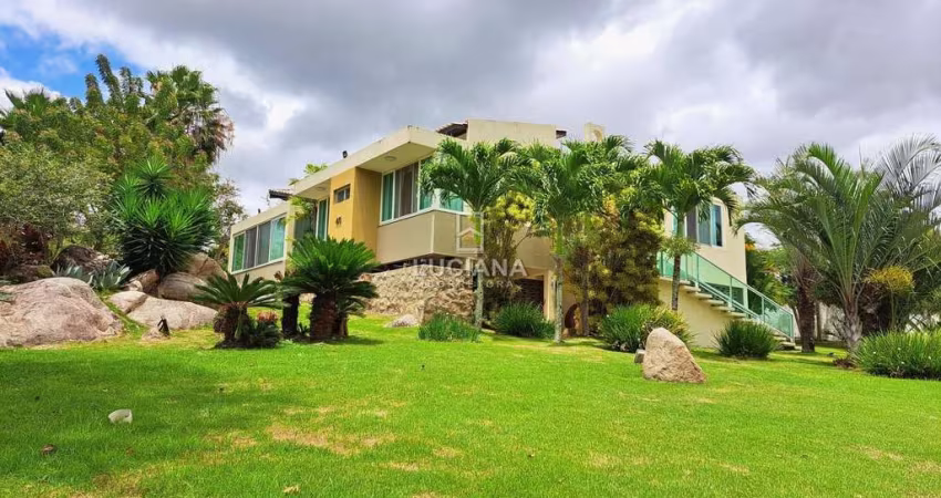 Lote Gigante! Casa com 5 Suítes em Condomínio - Gravatá/PE