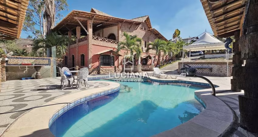 Perto do Centro da cidade! Casa com 8 Quartos em Condomínio - Gravatá/PE