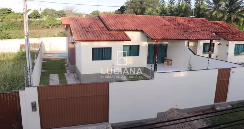 CASA SOLTA COM PISCINA E UMA ESPAÇOSA ÁREA DE LAZER