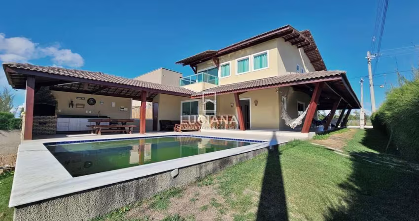 5 Suítes! Casa mobiliada para venda em Condomínio Fechado nas Margens da BR-232!