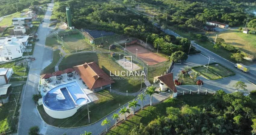 490 m²! Lote Nascente em Condomínio com excelente estrutura perto da BR-232