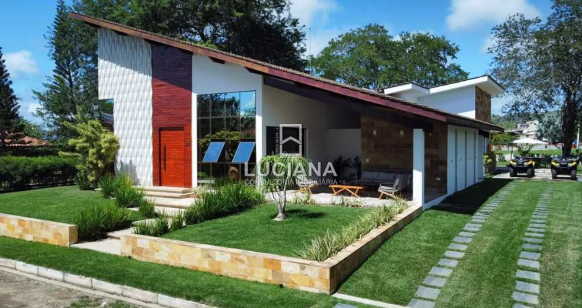 Estilo Country! Casa de Alto Padrão com 4 Suítes em Condomínio em Gravatá/PE