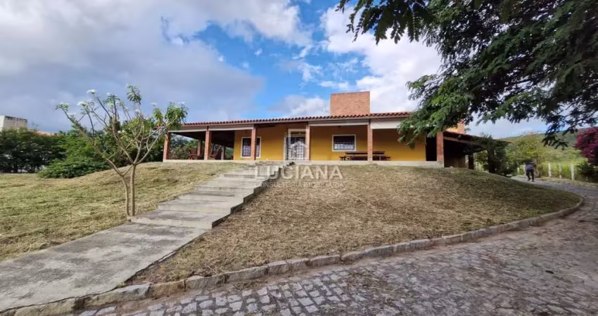 Casa com 5 quartos e área total de 5000 m² em condomínio - sairé/pe