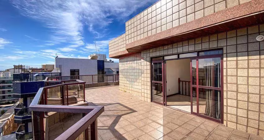 Sua cobertura de luxo em cabo frio - na esquina da praia do forte - espera por você!