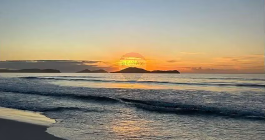 Apartamento Reformado e Mobiliado 72 m2, no Foguete R$ 340 Mil! Viva de Frente para o Mar em Cabo Frio