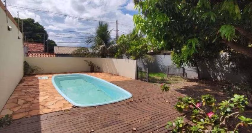 Vendo Casa 3/4 sendo 2 suítes com piscina Bairro Canelas em Várzea Grande