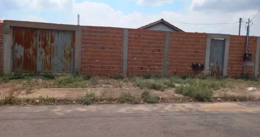 Vendo uma casa 2/4 bairro novo mundo com 450m² de terreno apenas r$ 140 mil