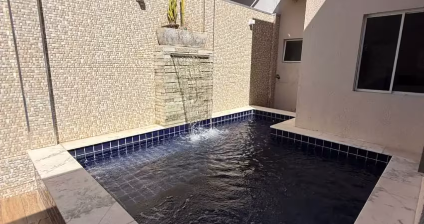 Linda Casa com piscina Condomínio Esmeralda em Várzea Grande.