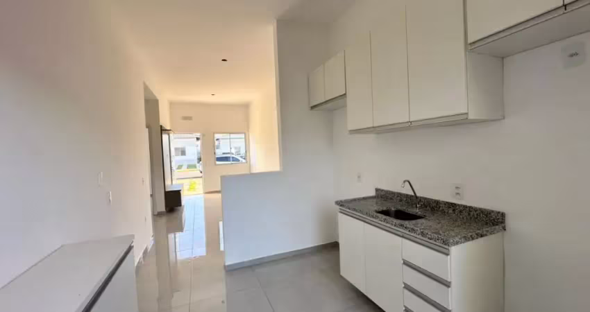 Alugo casa 3/4 com moveis planejados condomínio origem do sol