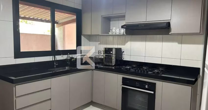 Casa à venda, 3 dormitórios sendo 1 suíte, área gourmet coberta, 2 vagas de garagem cobertas, bairr