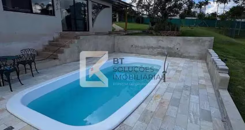 Chácara com 3 dormitórios sendo 2 suítes à venda, 3040 m² de terreno e 186 de área construida por r