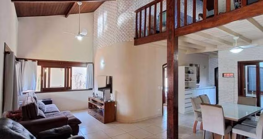 Casa à venda em Ubatuba, Itaguá, com 3 quartos, 180m²