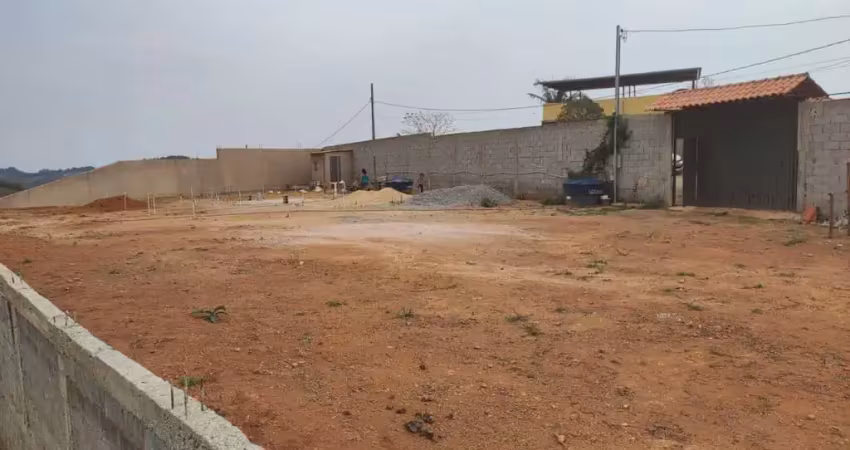 Lote 1700m² plano e murado No Granjeamento Colorado - Oportunidade de construir sua Granja