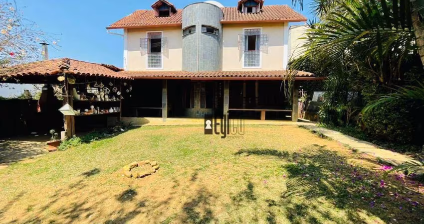 Casa com 4 dormitórios à venda, 280 m² por R$ 880.000,00 - São Pedro - Juiz de Fora/MG