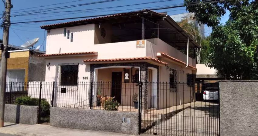 Casa com 3 dormitórios à venda, 90 m² por R$ 619.900,00 - Grama - Juiz de Fora/MG