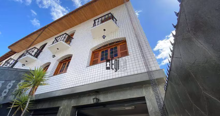 Casa com 4 dormitórios à venda, 150 m² por R$ 600.000,00 - Democrata - Juiz de Fora/MG