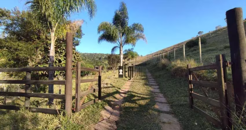 Sítio com 2 dormitórios à venda, 220000 m² por R$ 400.000,00 - Valadares(Juiz de Fora) - Juiz de Fora/MG