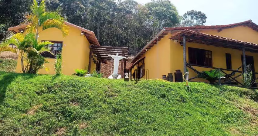 Chácara com 5 dormitórios à venda, 7500 m² por R$ 380.000,00 - Chacara - Chácara/MG