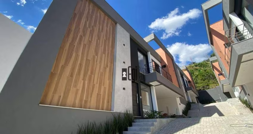 Casa com 3 Quartos à venda, 213 m² por R$ 970.000 - Aeroporto - Juiz de Fora/MG