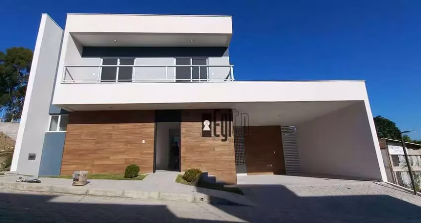 Casa com 3 dormitórios à venda, 180 m² por R$ 890.000,00 - Vina Del Mar - Juiz de Fora/MG