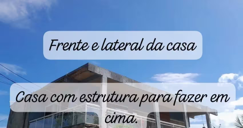LINDA CASA NO JARDIM EM SAQUAREMA