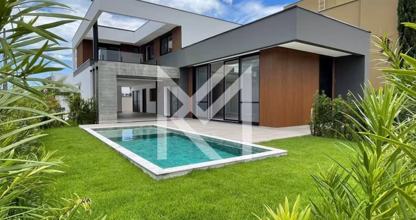 Casa Alto Padrão em Santa Regina, Camboriú/SC