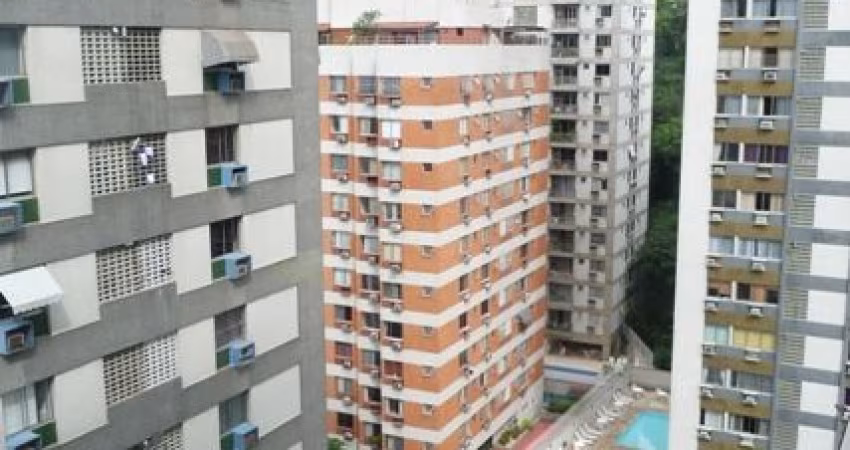 Excelente apartamento reformado / modernizado junto metrô  Flamengo !
