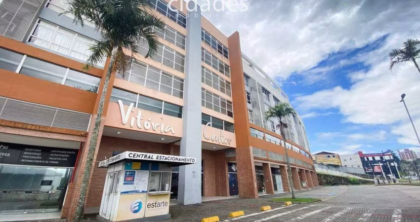 Aluguel de sala comercial com 1 vaga de garagem em Forquilhinha, São José em rua bem localizada