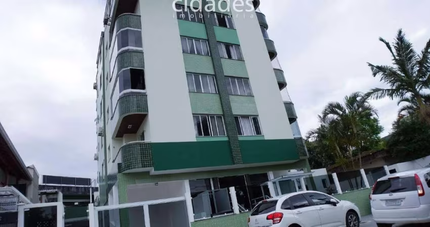 Apartamento para venda de 3 quartos com garagem bem localizado bairro Estreito, Florianópolis