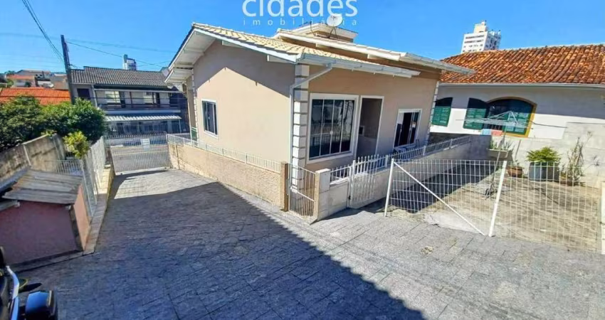 Casa para à venda no bairro Barreiros