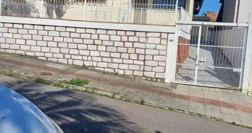 Casa com amplo terreno, 3 quartos, ensolarada - abrão/capoeiras
