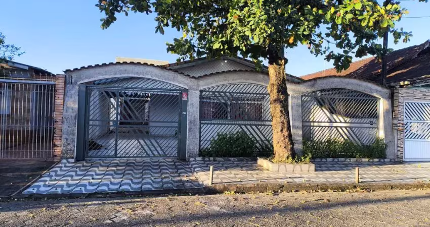 Casa para venda em praia grande, caiçara, 3 dormitórios, 1 suíte, 3 banheiros, 7 vagas