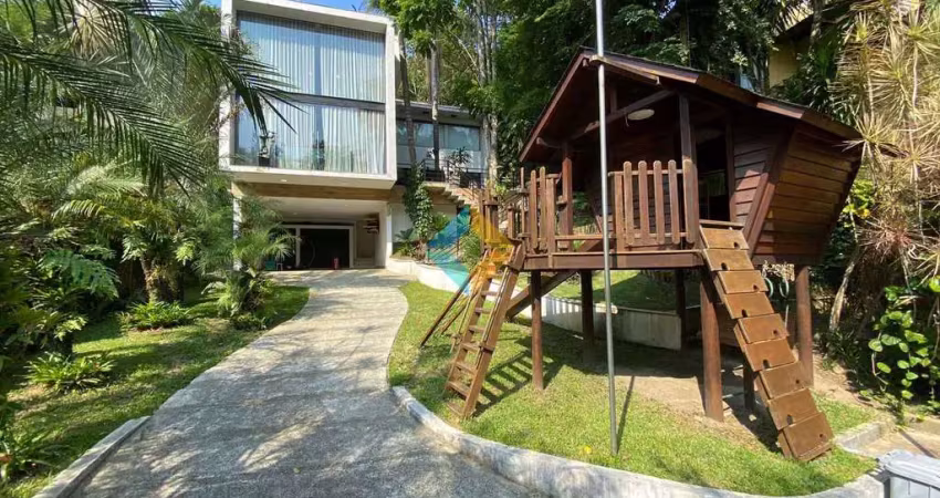 Casa com 4 dorms, Badu, Niterói - R$ 2.1 mi, Cod: 492