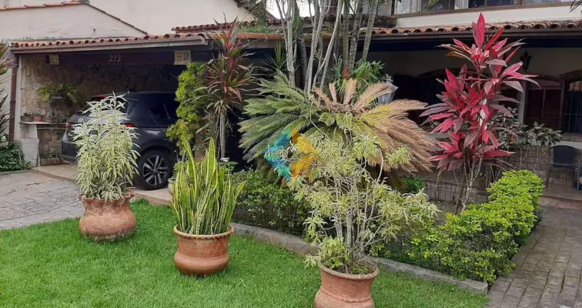 Casa com 6 dorms, piratininga, niterói - r$ 1.39 mi, cod: 650
