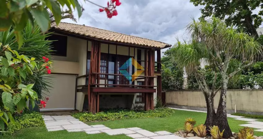 Casa com 4 dorms, Itacoatiara, Niterói - R$ 6 mi, Cod: 735
