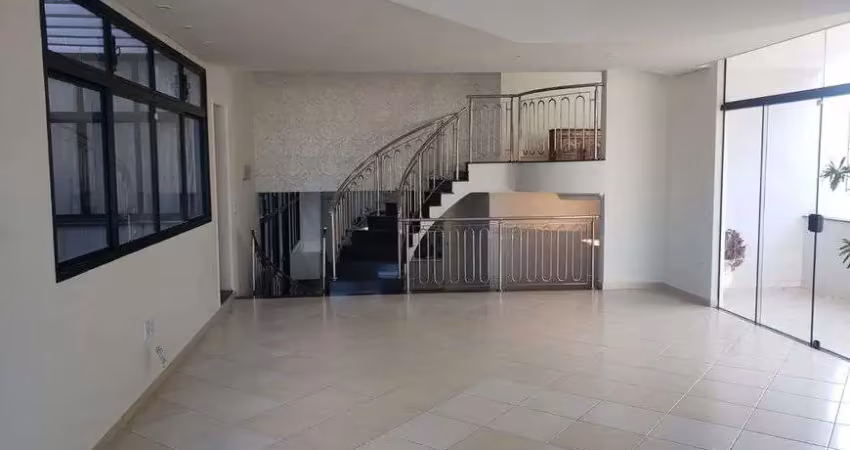 CASA EM JUNDIAÍ - VILA PROGRESSO - AT: 250,00 m² e AC: 400,00 m² - 4 VAGAS