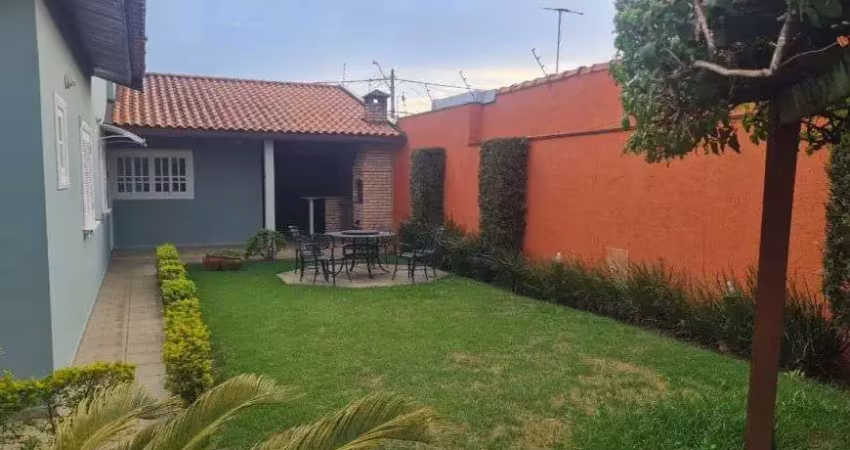 Casa térrea, reformada em jundiaí - 3 dorms (suíte), 2 vagas, vila rio branco