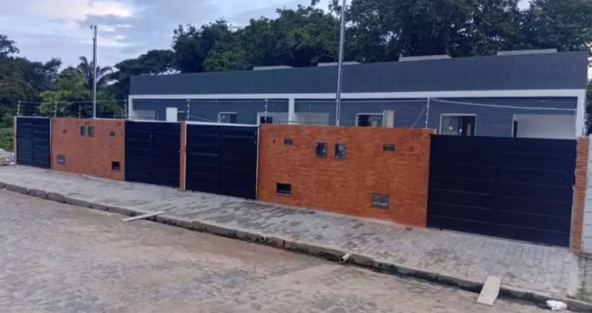 Casa à venda em João Pessoa-PB, bairro Gramame: 2 quartos, 1 suíte, 1 sala, 1 banheiro, 1 vaga de garagem, 50m².