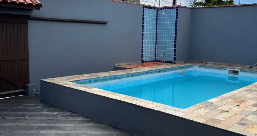 Linda casa com 2 dorm. e 1 suite, toda mobiliada !!!