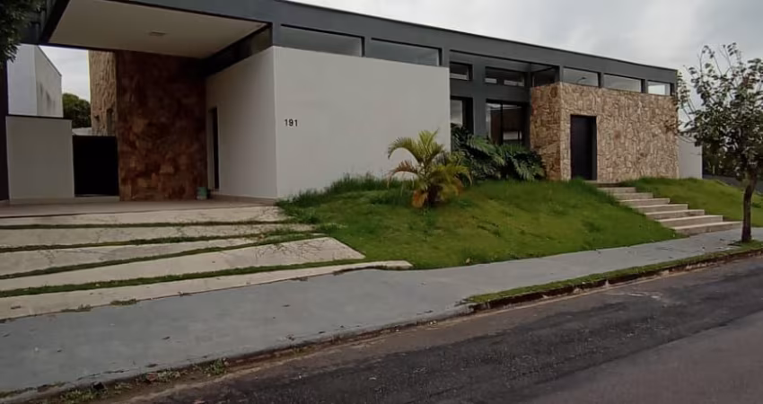 Casa linda em condomínio fechado. Caçapava