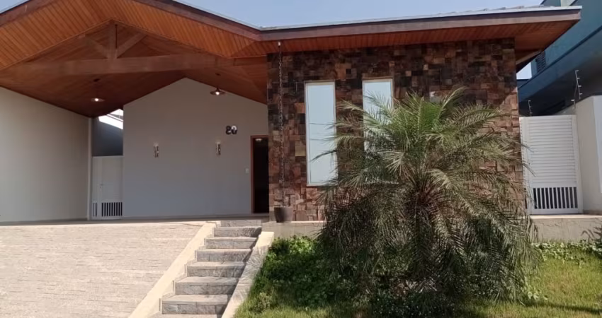 Lindo casa para locação .
