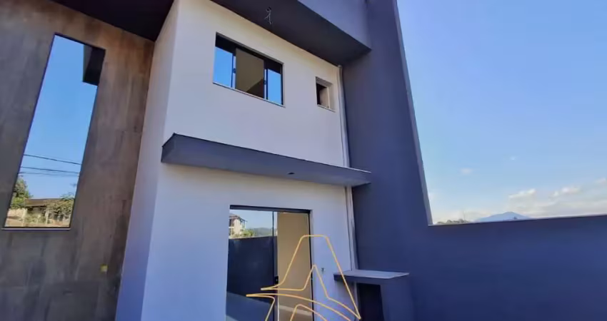 Sobrado com 02 dormitórios no bairro itoupava norte próximo a rivage