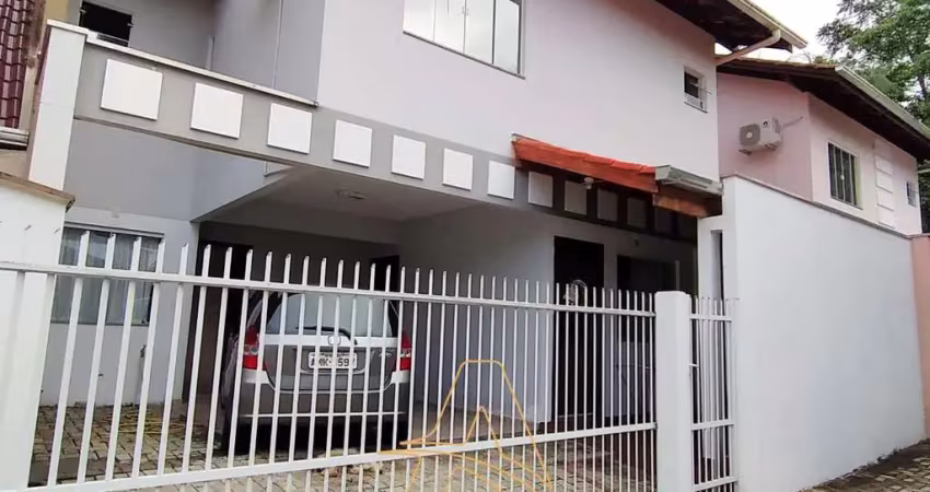 Casa com 3 quartos à venda no Velha, Blumenau 