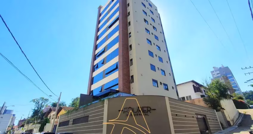 Apartamento semimobiliado com 2 dormitórios, próximo ao hospital da unimed