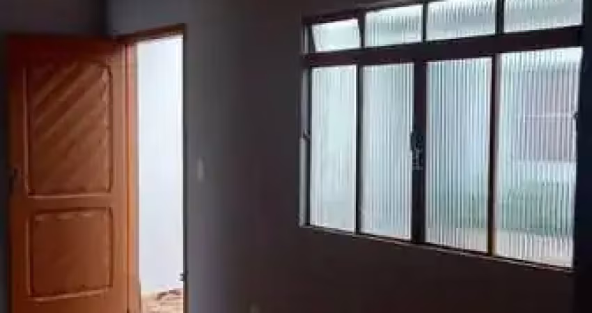 Casa com 2 quartos para alugar no Parque Santa Madalena, São Paulo 