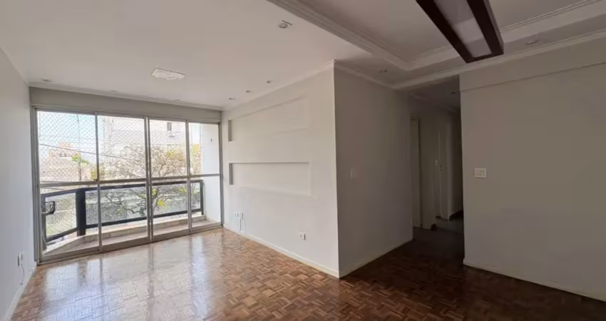 Amplo apartamento de 95m² privativos com sacada e suíte – pronto para morar