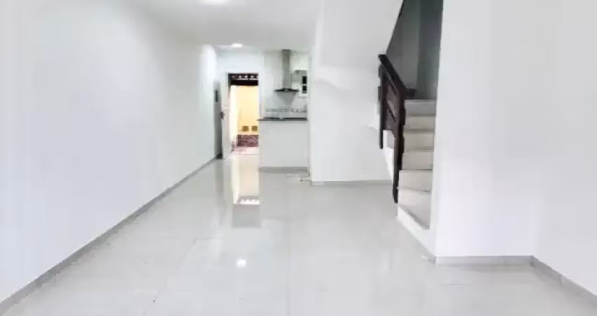 Vendo linda casa dentro de condomínio no jardim meudom teresópolis!