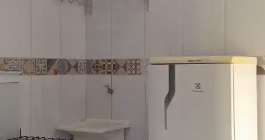 Kitnet mobiliada para locação no bairro hauer em condomínio fechado