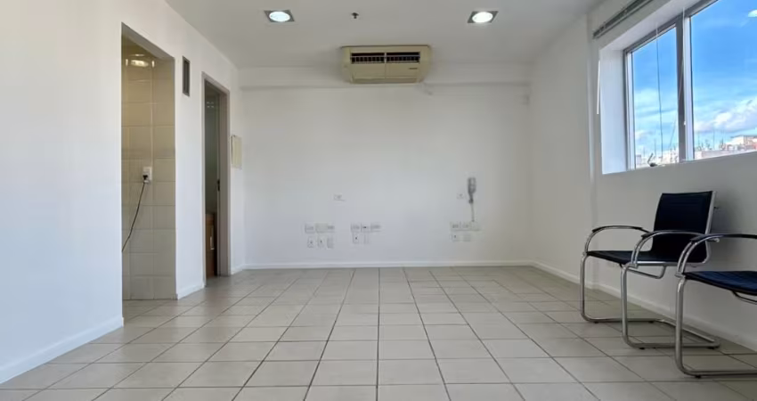 Locação de Imóvel Comercial em Moema - 35 m², 1 vaga de garagem!