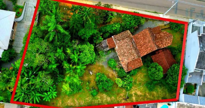 Terreno à venda na Rua Goiânia, 107, São Marcos, Joinville
